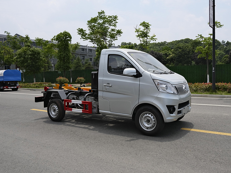 RLQ5035ZXXSC6长安2900后双轮勾臂垃圾车