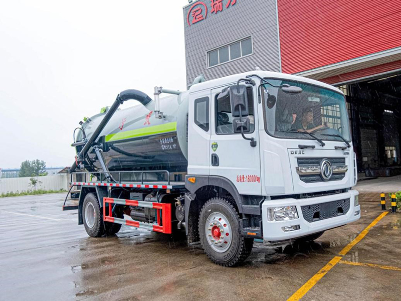 RLQ5185GXWE6东风多利卡D9吸污车