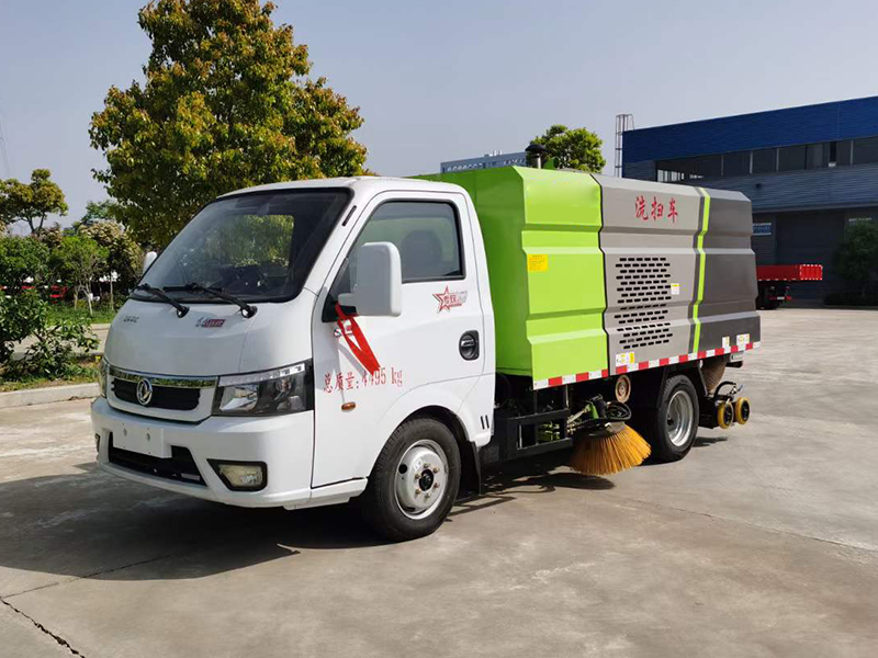 东风途逸洗扫车/1.5方水1.8方尘