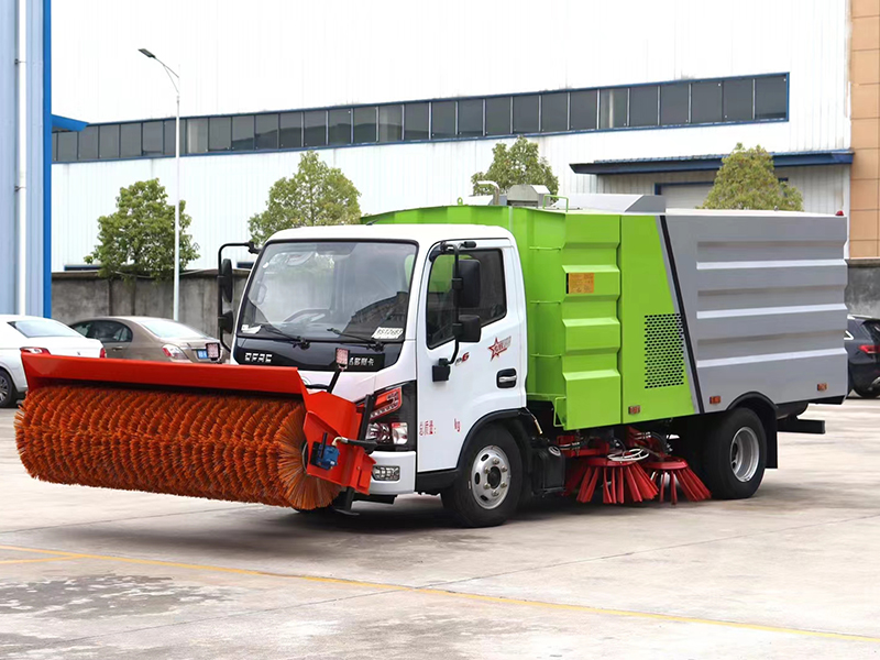 东风多利卡扫路车加装除雪滚