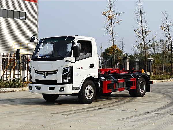 奥驰蓝牌勾臂垃圾车