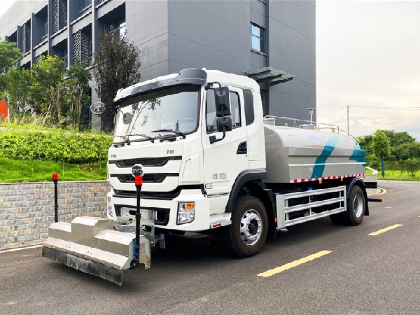 比亚迪T8纯电动清洗车