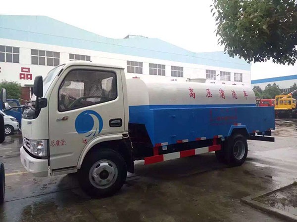 东风小多利卡4方高压清洗车