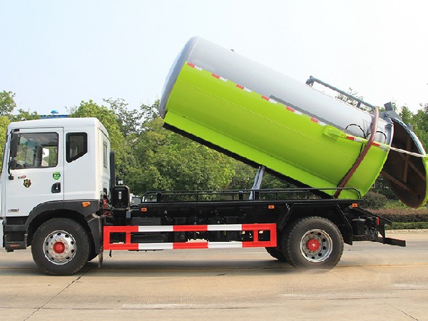 国六东风D9 10-12方 吸污车