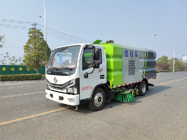 东风小多利卡洗扫车/2方水3.5方尘